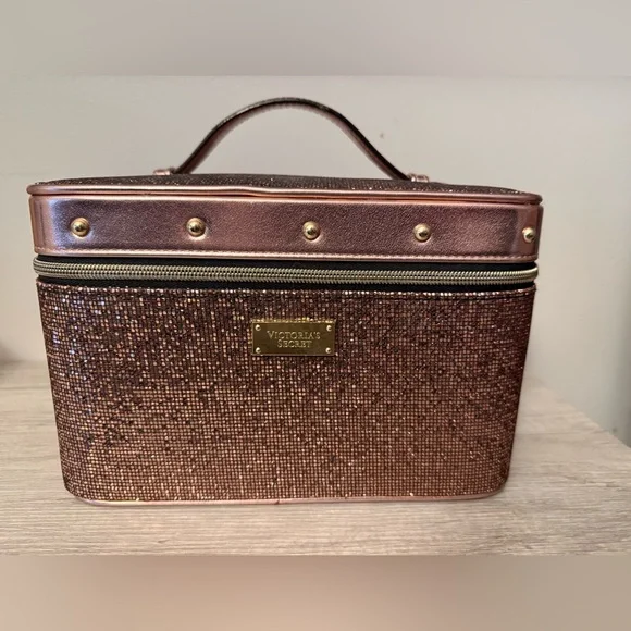 RARE Limited Edition Victoria’s Secret Glitter Runway Train Case Rose Gold - Picture 3 of 5